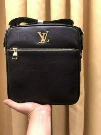 Picture of Louis Vuitton Mens Bags _SKUfw134077750fw